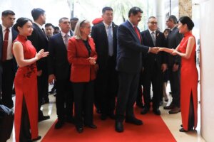 Presidente Maduro llega a China para afianzar lazos de cooperación