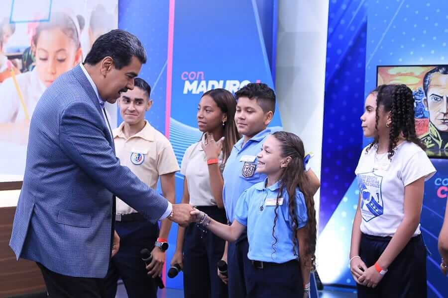 Venezuela garantiza educación pública, gratuita y de calidad