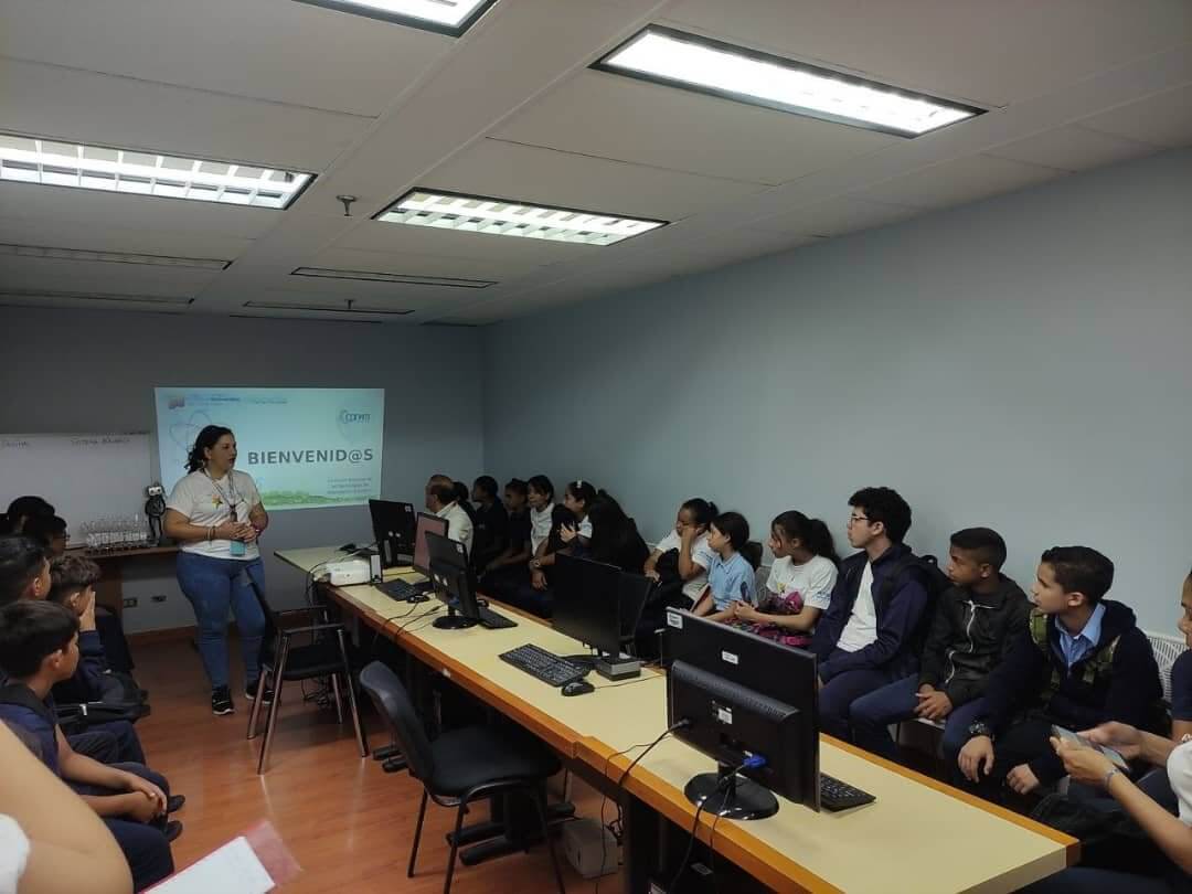 Estudiantes de bachillerato reciben formación tecnológica a través de Conati en Miranda