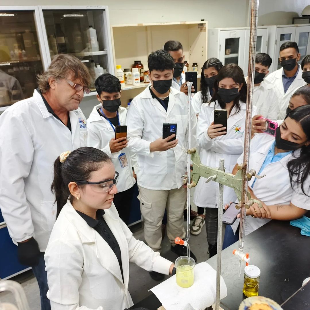 Fundación Inzit comparte experiencias científicas con estudiantes de la Universidad Santiago Mariño