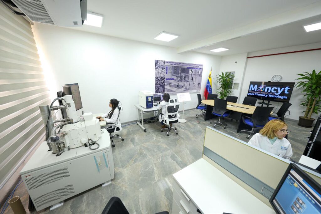 Venezuela fortalece desarrollo científico y tecnológico con inauguración del Laboratorio de Microscopía Electrónica de Barrido