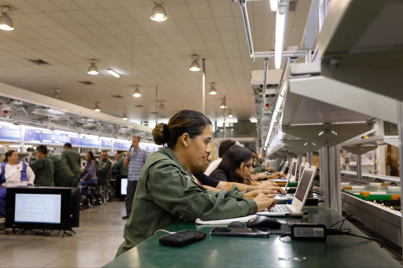 Efectivos de la FANB se forman en materia de robótica educativa