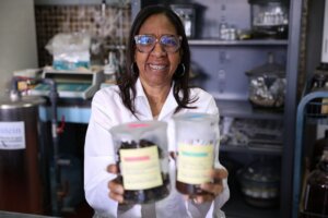 Dra. Cristina Parra: mujer dedicada a las ciencias de los biomateriales