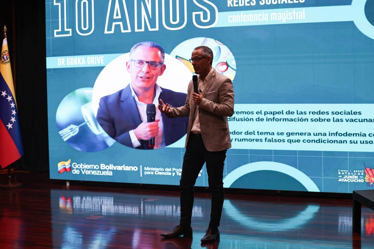 Conferencia “10 años de vacunas en redes sociales” abordó el riesgo de la infodemia