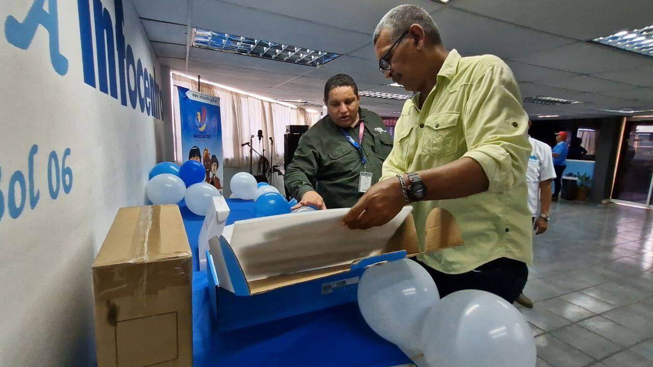 Distribuyen kits de robótica en Infocentros de Bolívar