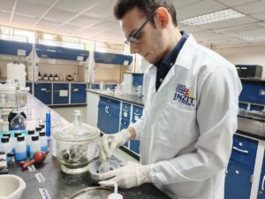 Gabriel Galván: Químico Apasionado por la investigación de nanotecnología