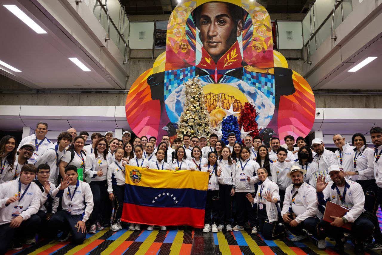 Delegación venezolana rumbo a la Olimpiada Mundial de Robótica en Turquía