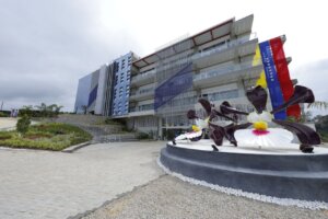 Inauguran la Universidad Nacional de las Ciencias Dr. Humberto Fernández-Morán para garantizar el talento científico del país