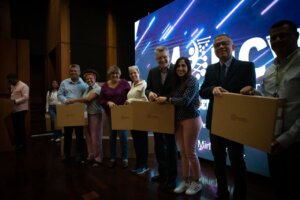 Fonacit entrega equipos de computación a investigadores responsables de proyectos de la UCV