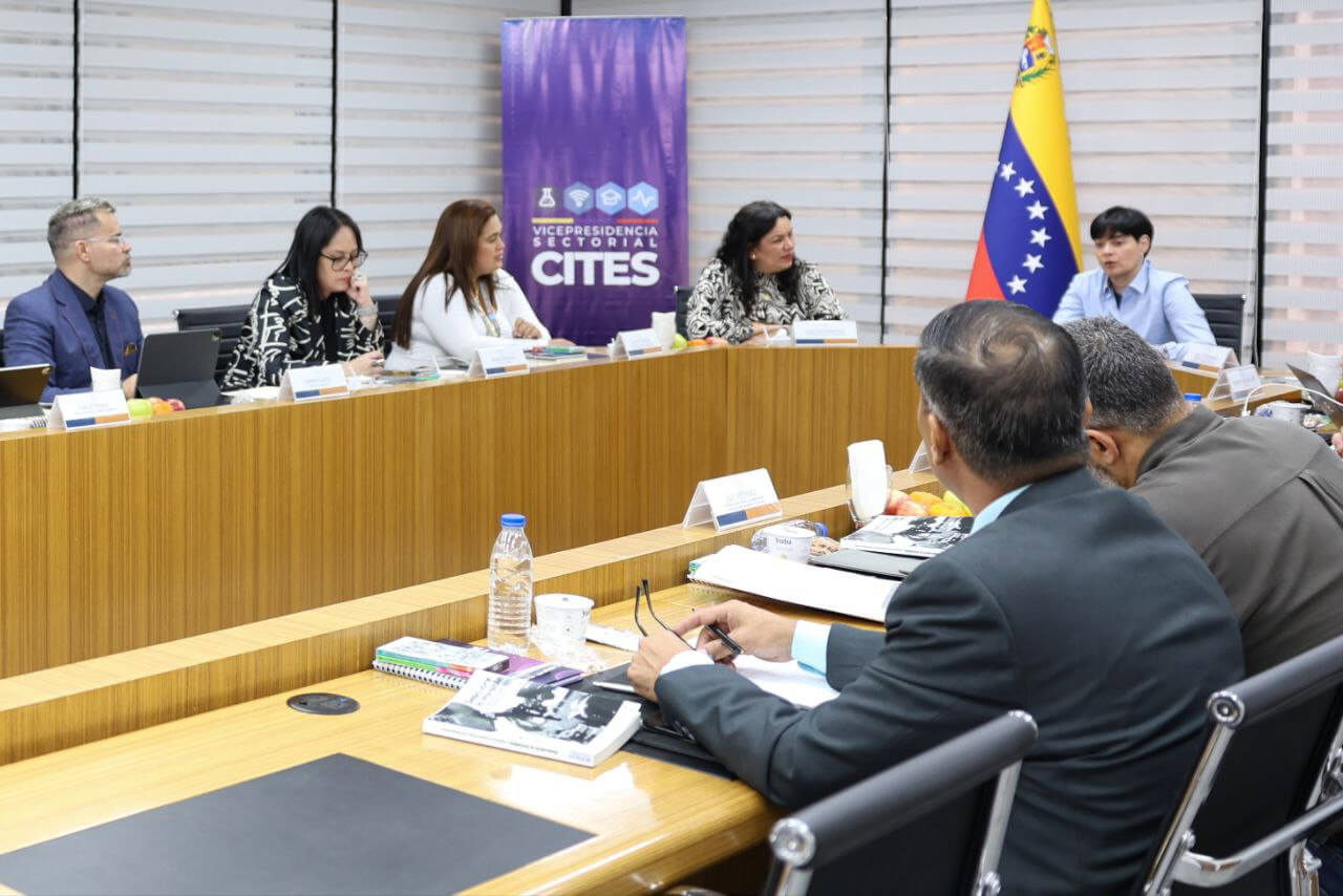 En este momento estás viendo Rectora Gabriela Jiménez Ramírez presenta líneas estratégicas ante el Consejo Directivo Provisional