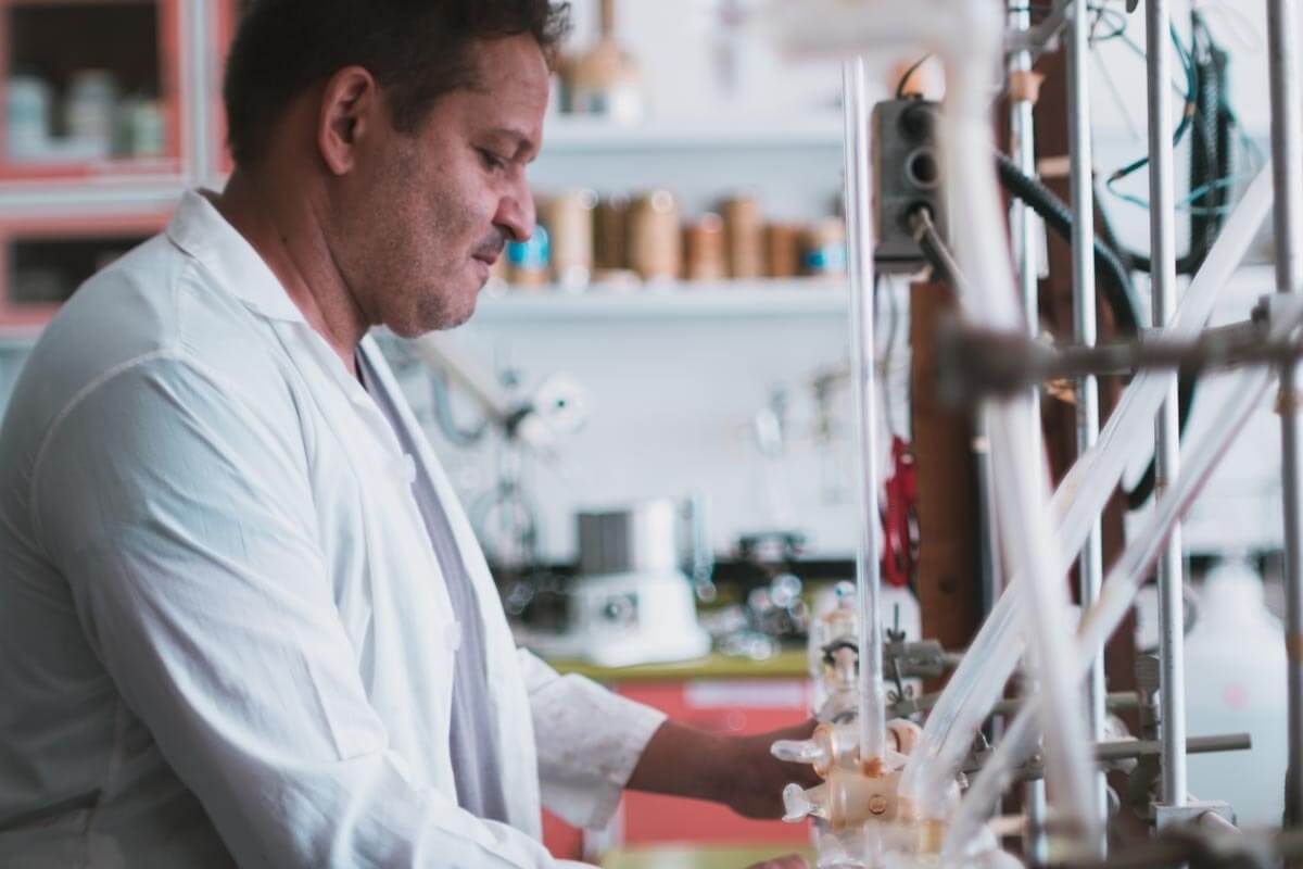 Lee más sobre el artículo Investigadores venezolanos trabajan en molécula que combine tratamiento para quimioterapia y radioterapia
