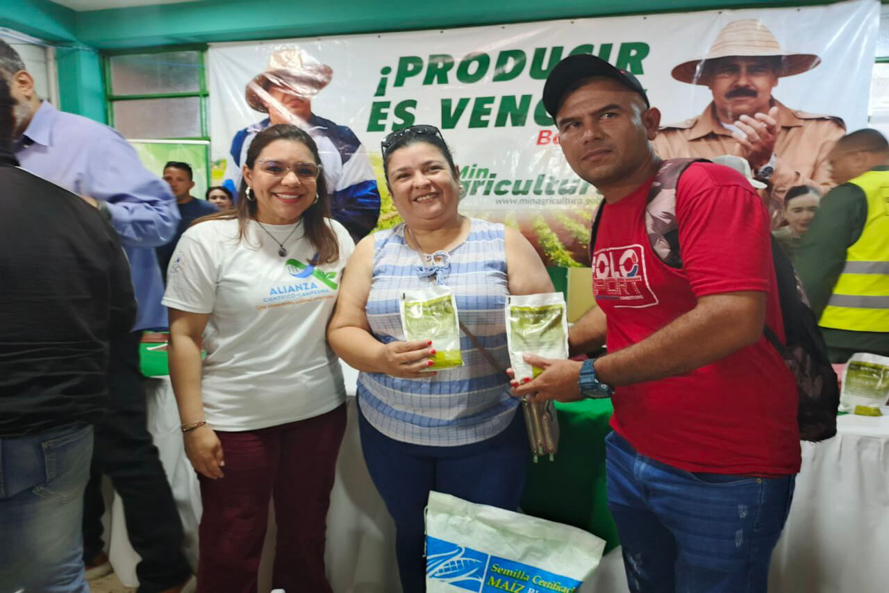 En este momento estás viendo Productores del estado Barinas reciben semillas biotecnológicas