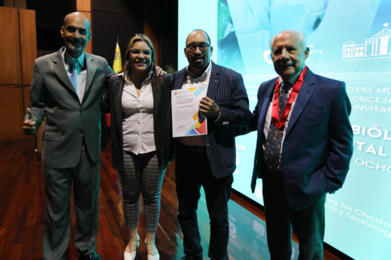 En este momento estás viendo Premio Municipal Día de la Bióloga y el Biólogo Experimental reconoce aportes y trayectoria de profesionales