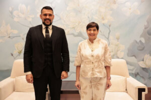 Lee más sobre el artículo Ministra Gabriela Jiménez Ramírez arriba a Shanghai para participar en la Conferencia Mundial de IA 2025
