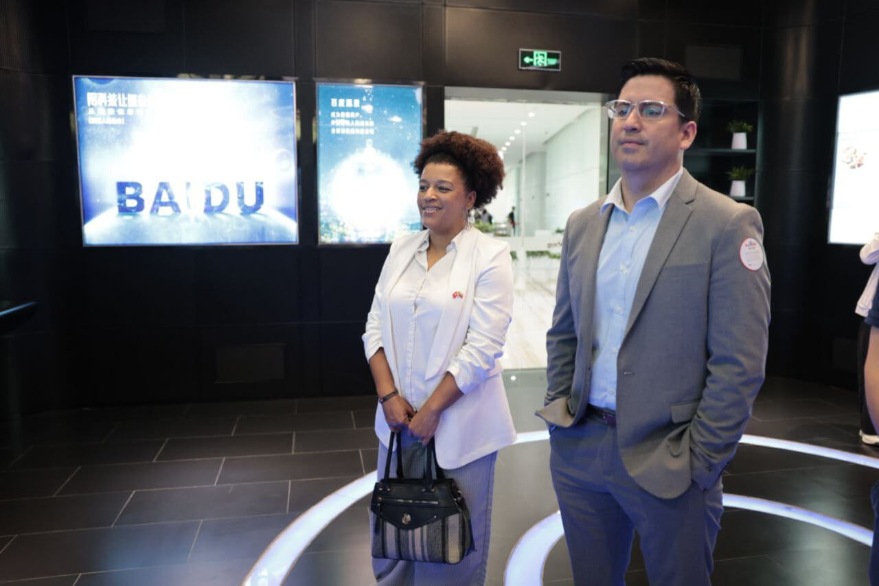 En este momento estás viendo Delegación venezolana visita instalaciones de la empresa Baidu en China