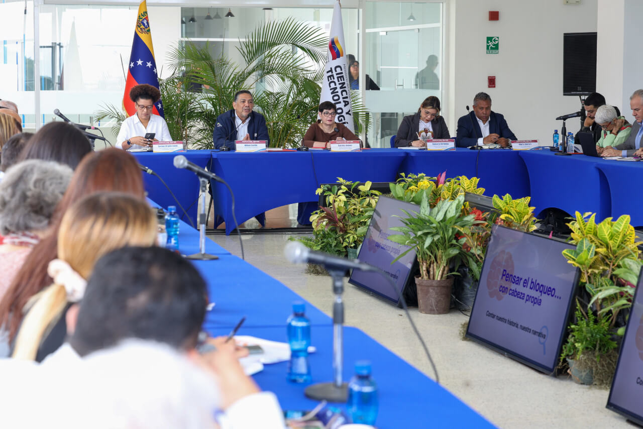En este momento estás viendo Viceministro William Castillo presenta avances de la política antibloqueo en sector científico venezolano