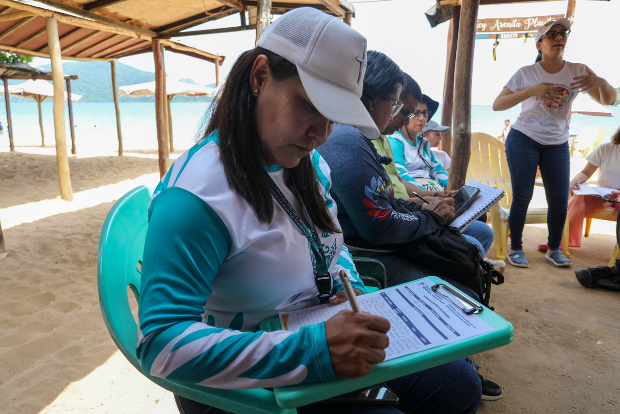 En este momento estás viendo Red Científica y Tecnológica avanza en la metología para el control del coral invasor en las costas venezolanas