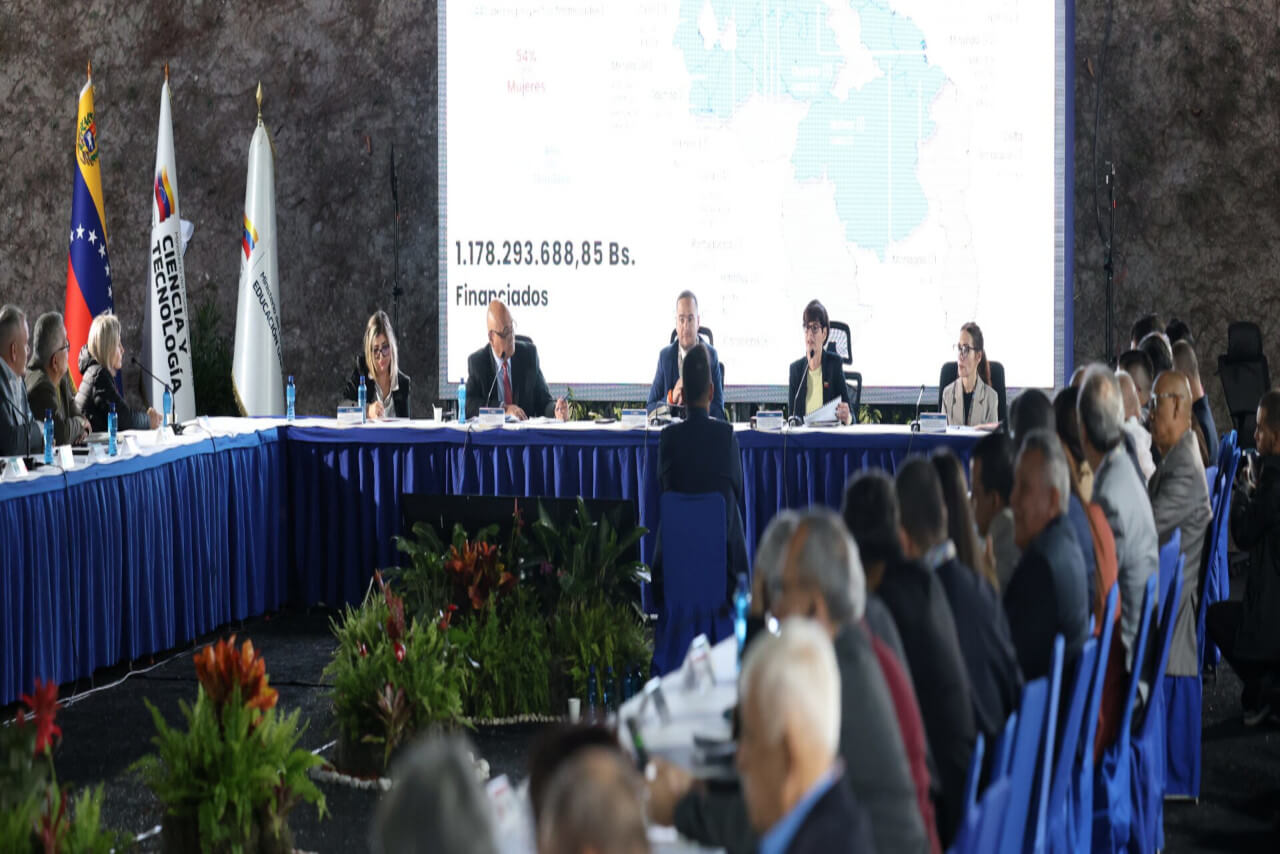 En este momento estás viendo Ministra Gabriela Jiménez destaca avances en formación científica, posgrados y proyectos de innovación en Venezuela