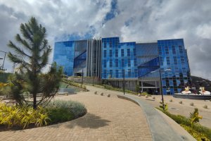 Lee más sobre el artículo Universidad Nacional de las Ciencias Dr. Humberto Fernández-Morán cumple un año transformando el futuro