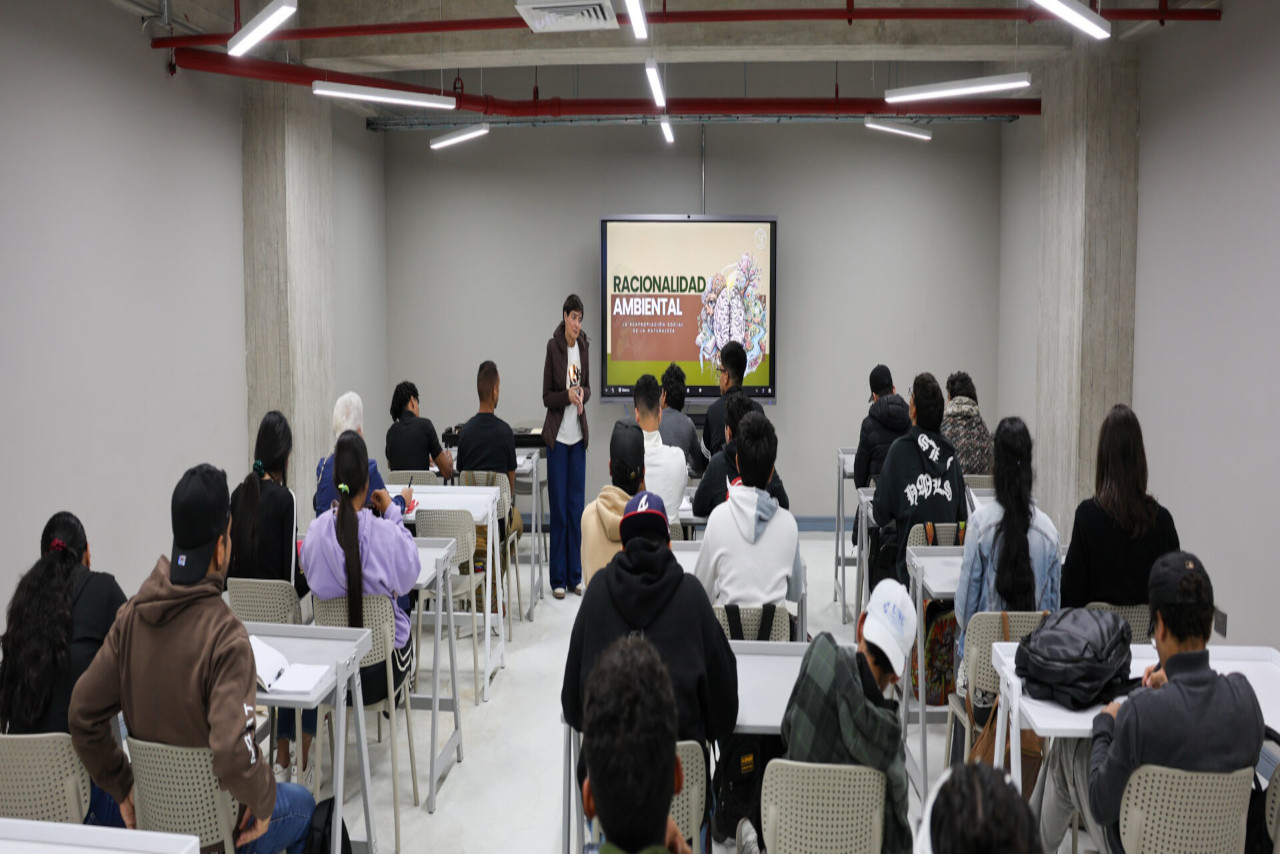 En este momento estás viendo Rectora Gabriela Jiménez Ramírez reflexiona sobre ética ambiental y desarrollo tecnológico
