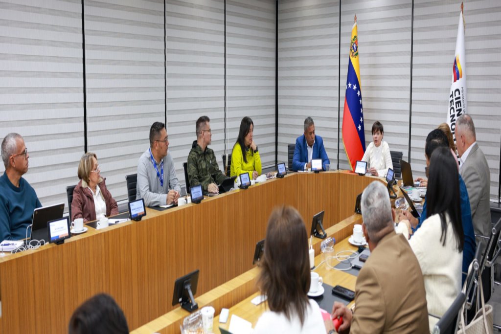 Universidad Nacional de las Ciencias evalúa cronograma académico y ratifica continuidad de sus programas formativos