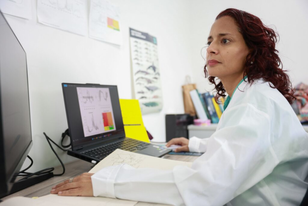 En este momento estás viendo Investigadora del IVIC revela logros en evaluación de vulnerabilidad del sistema pesquero artesanal de sardina ante el crisis climática