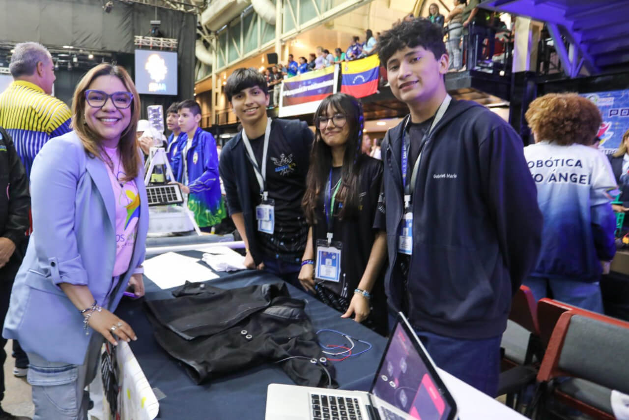 En este momento estás viendo Olimpiadas de Robótica Creativa enaltecen el ingenio zuliano de más de 190 estudiantes