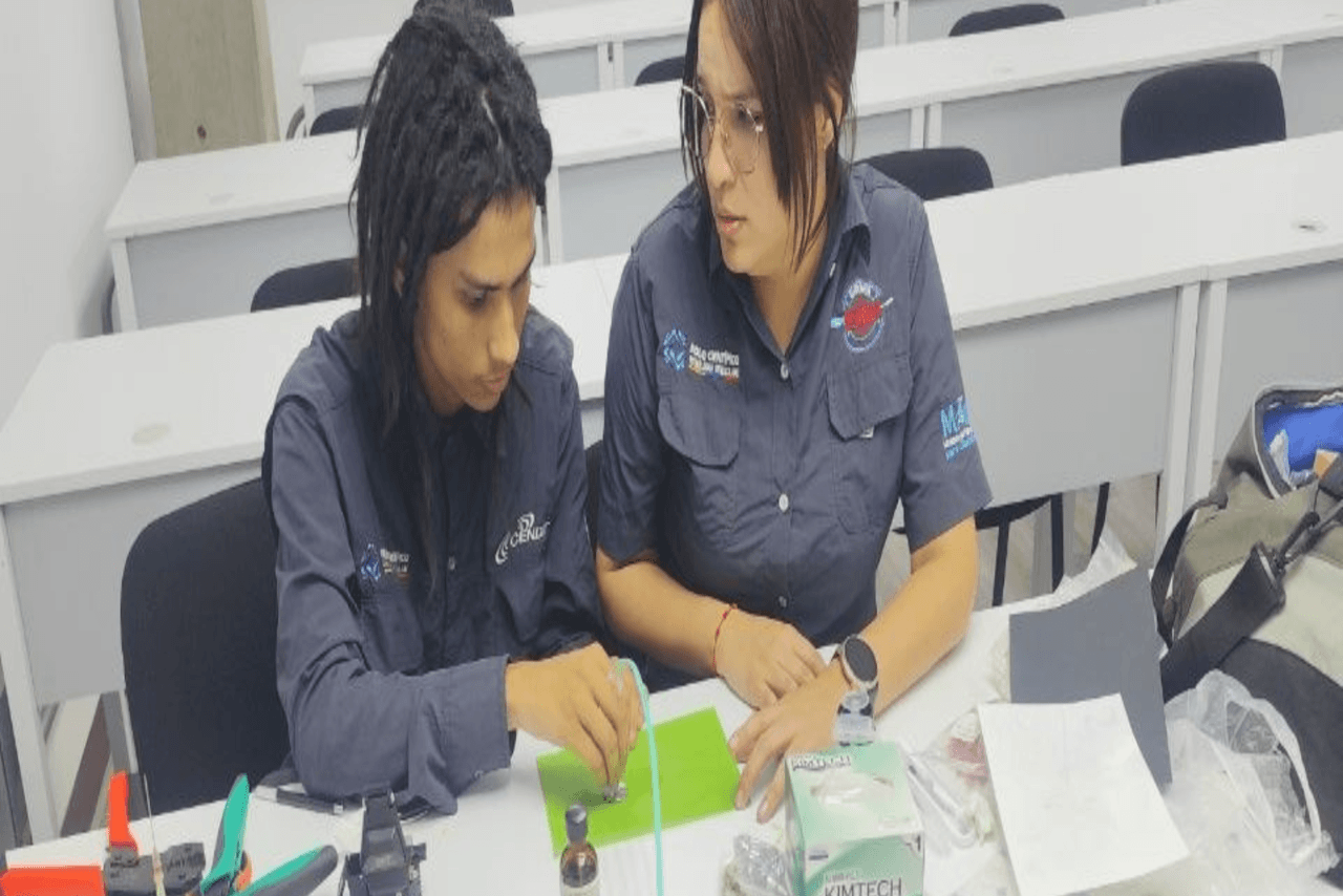 Lee más sobre el artículo Profesionales del Cendit lideran modernización de las redes de fibra óptica en Fundación IDEA