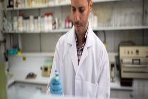 Lee más sobre el artículo Investigador del IVIC revoluciona la inmunoterapia y el tratamiento antiparasitario