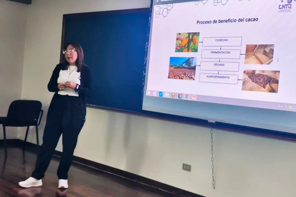 CNTQ expone en la UCV acciones técnicas para optimizar el grano del cacao