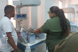 Lee más sobre el artículo Plan Cayapa Heroica reactiva equipos críticos en la Unidad de Cuidados Intensivos Neonatales de Puerto Cabello
