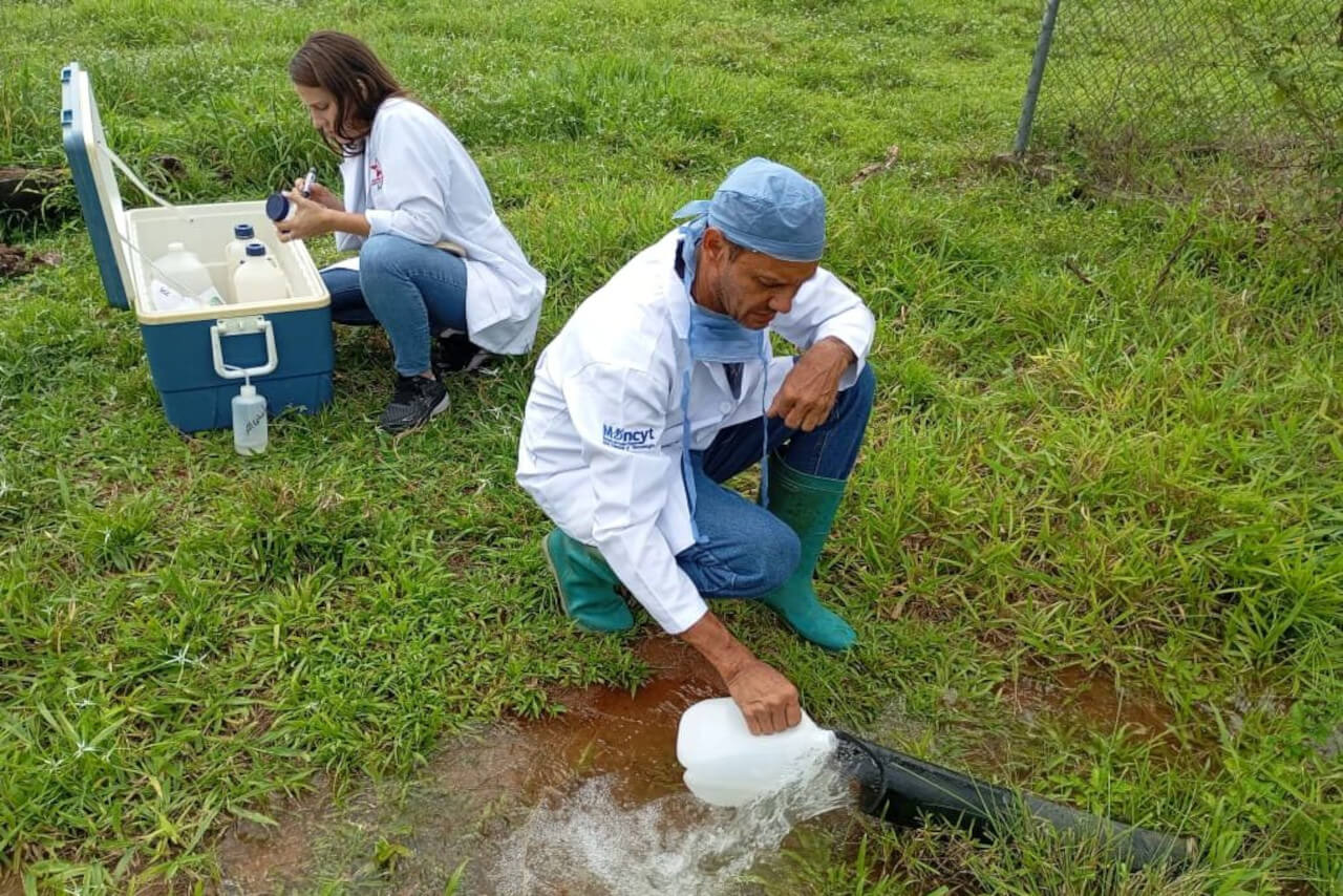 En este momento estás viendo ACAV realiza jornada de control técnico para evaluar la calidad del agua en comunidades adyacentes