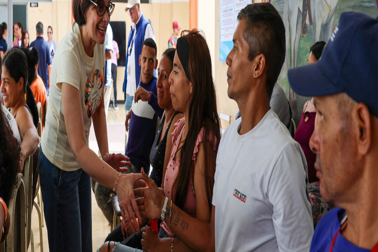 En este momento estás viendo Escuela Edoardo Crema se transforma en campamento de amor y resguardo para familias afectadas por sismos