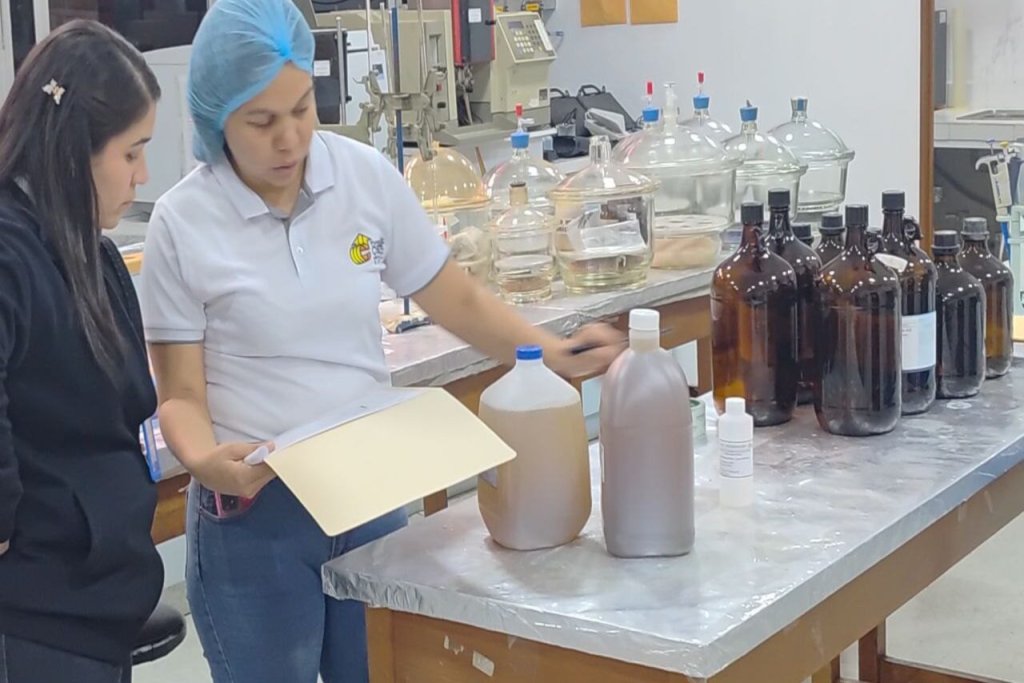 Fundación Ciepe entrega muestras para evaluar la calidad de aguas residuales