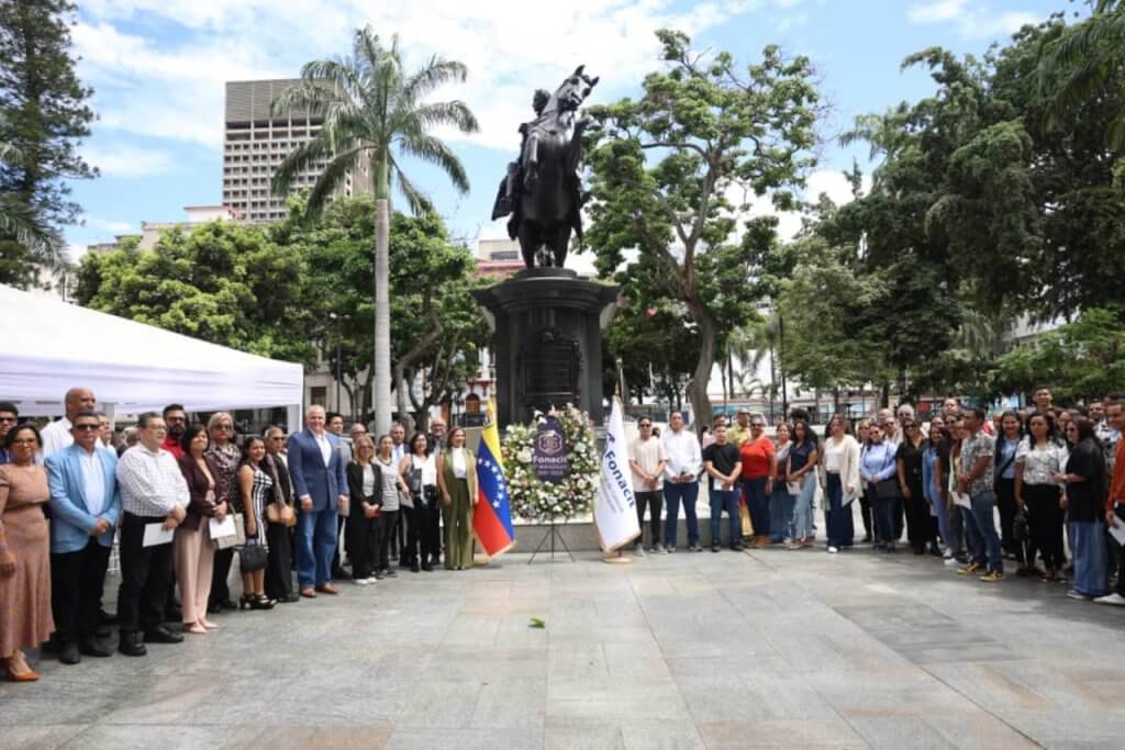El Fonacit conmemora 25 años de labor con ofrenda floral al Padre de la Patria