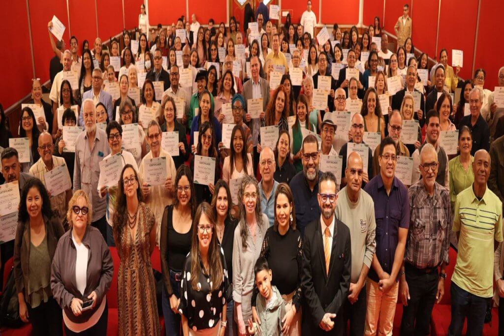 El Fonacit impulsa el talento nacional en la entrega de certificados de diplomados científicos