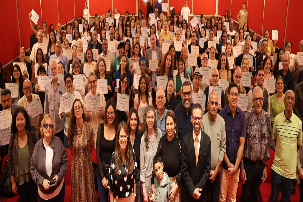 Lee más sobre el artículo El Fonacit impulsa el talento nacional en la entrega de certificados de diplomados científicos